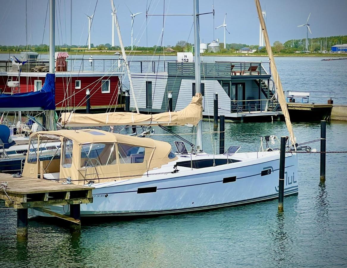 Hausboot Segelyacht Nui Hotel Burgtiefe auf Fehmarn Екстериор снимка